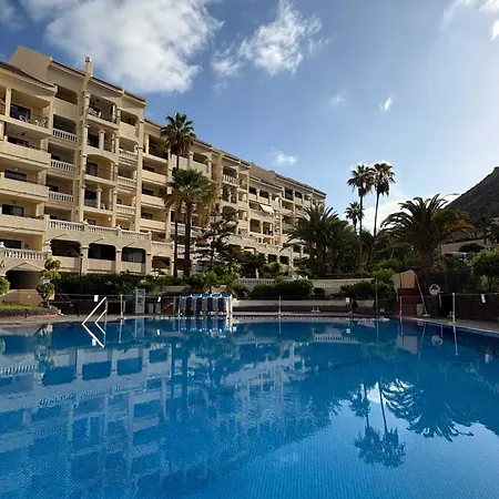 بيت ريفي Castle Harbour 402