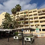 Castle Harbour 402 Daire