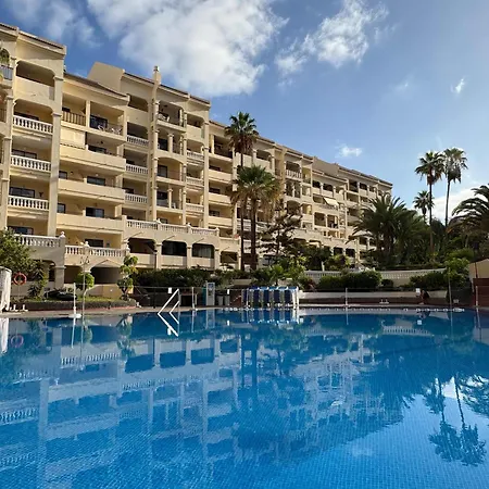 Апартаменты Castle Harbour 402