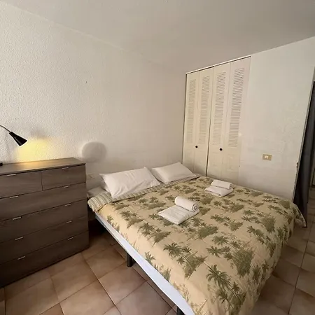 Castle Harbour 402 宾馆 *