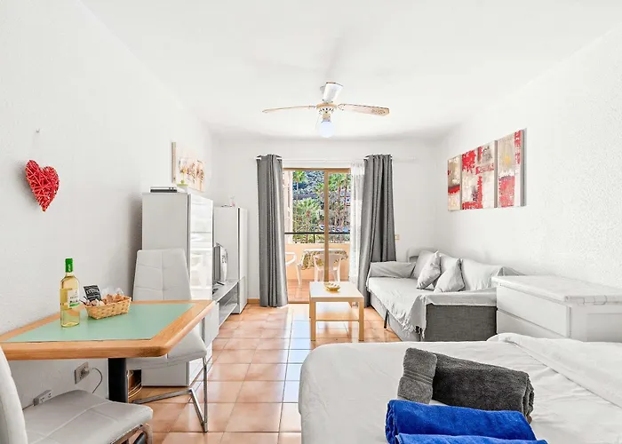 Castle Harbour 402 Апартаменты *