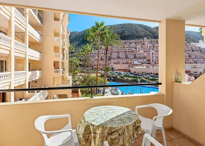 Castle Harbour 402 Апартаменты *