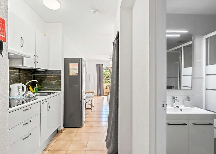 Апартаменты Castle Harbour 402