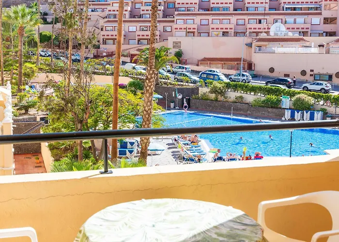 Castle Harbour 402 Апартаменты *